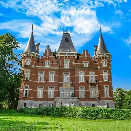 Castle With Wellness And Cinema * Gesves