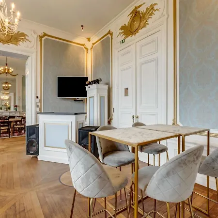 Dom wakacyjny Castle With Wellness And Cinema *