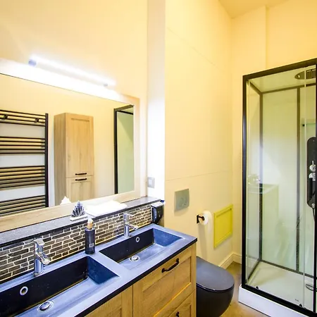 Castle With Wellness And Zipline