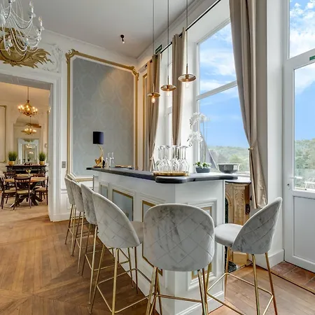 Dom wakacyjny Castle With Wellness And Zipline *