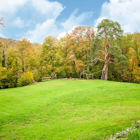 Dom wakacyjny Castle With Wellness And Zipline