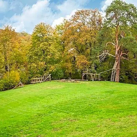Сasa de vacaciones Castle With Wellness And Zipline